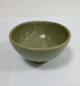 龙泉青釉瓷碗.jpg